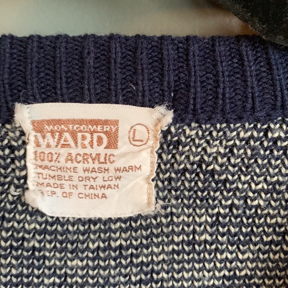 VTG 80s Montgomery Ward abstract cable knit v neck - Picture 2 of 5
